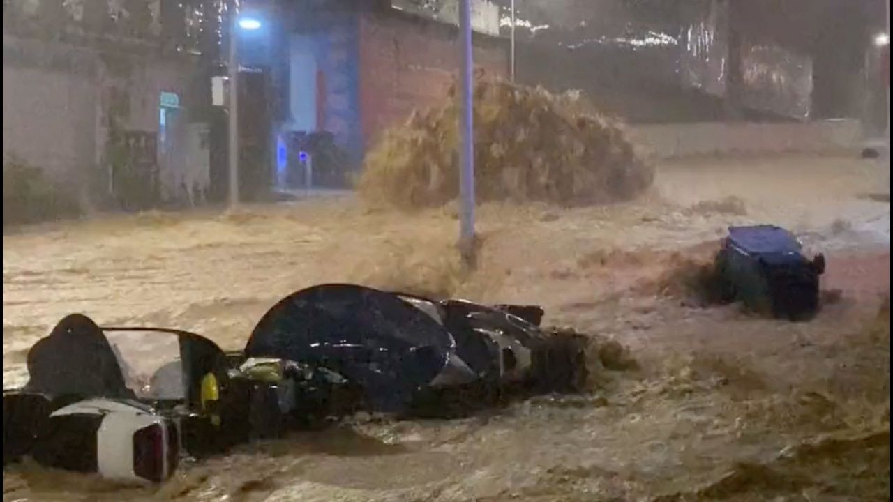 ไต้ฝุ่นไห่ขุย ขึ้นฝั่งที่มณฑลฝูเจี้ยน ของจีน ทำให้เกิดฝนตกหนัก จนน้ำท่วมฉับพลัน