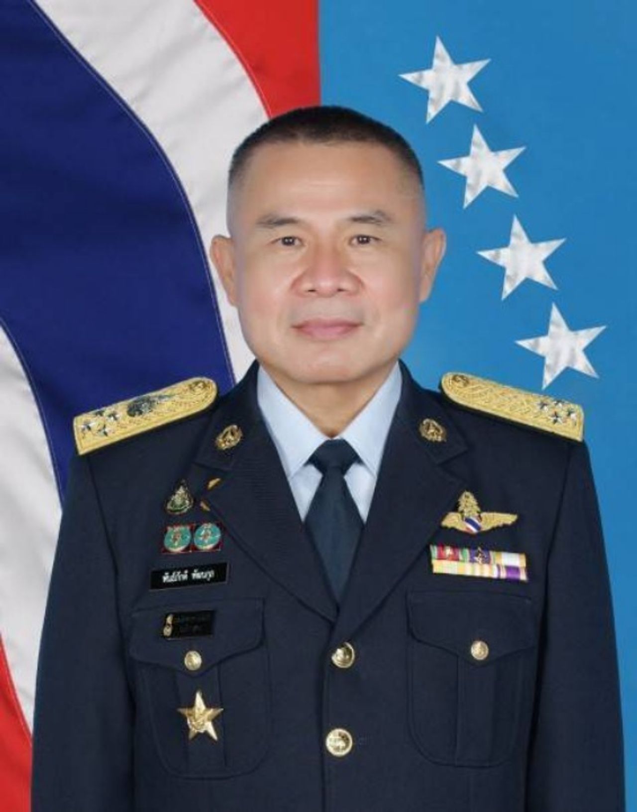 พลอากาศเอก พันธ์ภักดี พัฒนกุล เป็นผู้บัญชาการทหารอากาศ