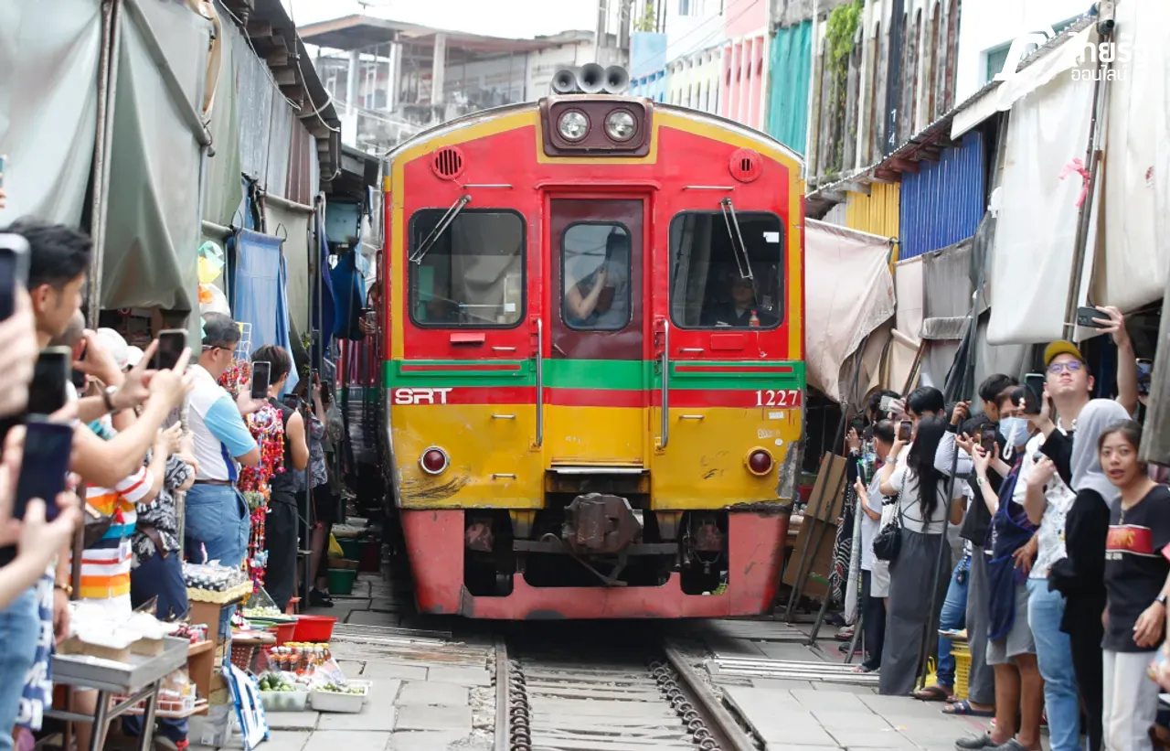 'ตลาดร่มหุบ' อันซีนขายจุดเสียว ที่นักท่องเที่ยวมาแล้วก็ไป