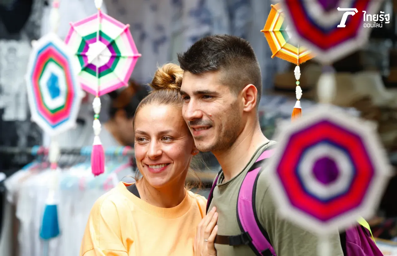 'ตลาดร่มหุบ' อันซีนขายจุดเสียว ที่นักท่องเที่ยวมาแล้วก็ไป