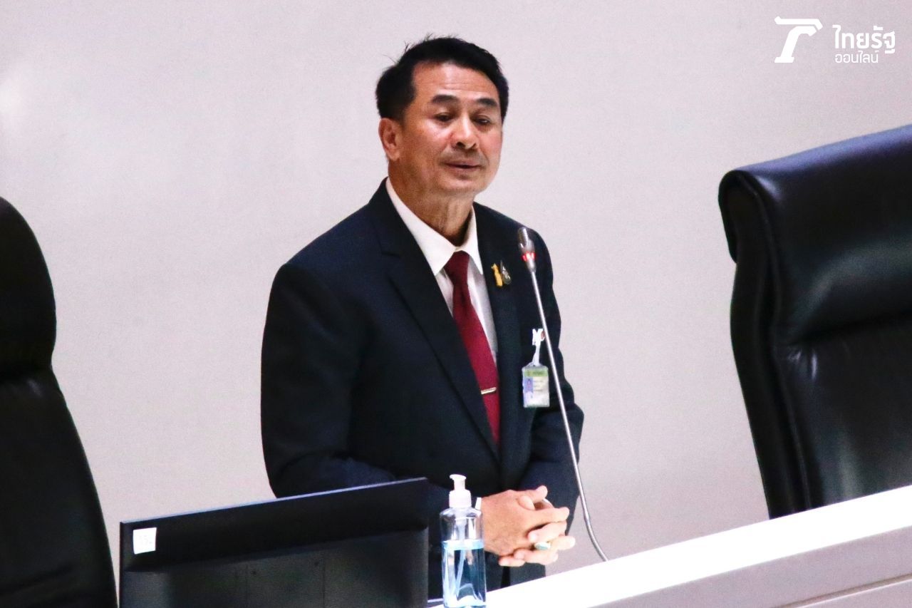 ชลน่าน ศรีแก้ว รัฐมนตรีว่าการกระทรวงสาธารณสุข