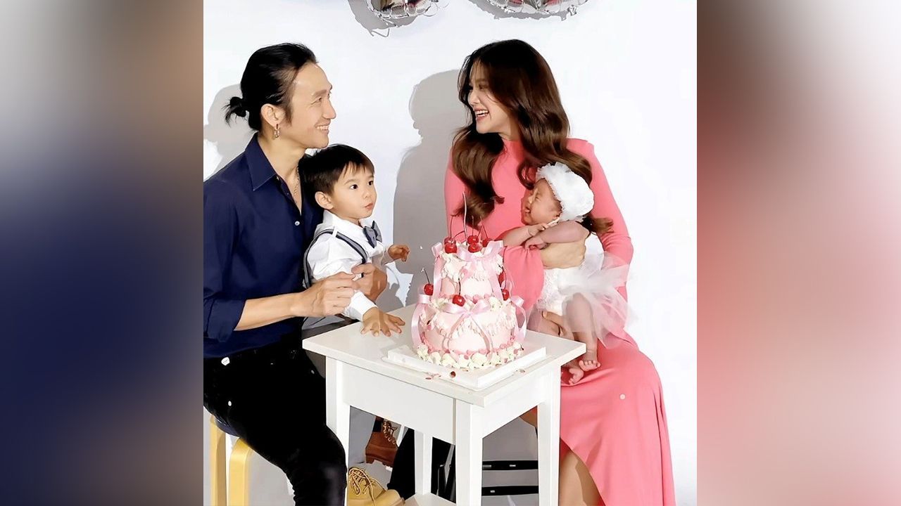 ฉลองวันเกิดอายุ 40 ปี ก้อย–รัชวิน โพสต์ย้อนอายุ 30 ปีเป่าเค้กคนเดียว มาสู่อายุ 40 ปี ที่มี ตูน บอดี้สแลม สามีรัก และลูก ทั้ง น้องทะเล– น้องเวลา มาเติมเต็ม อบอุ่นที่ซู้ดดด.