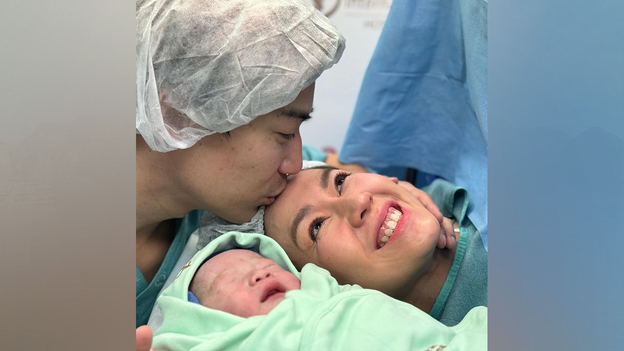 ยินดีกับคุณพ่อ คุณแม่ป้ายแดง เป๊ก-เปรมณัช นิว-นภัสสร คลอดลูกชายตัวน้อย “น้องสเปซ” ลืมตาดูโลก ที่ รพ.บำรุงราษฎร์ น่ารักน่าชัง แข็งแรงสมบูรณ์.