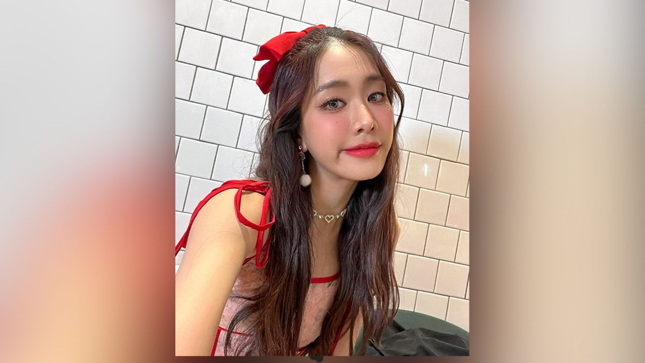 โชคร้ายรับปีใหม่ มายด์–อาทิตยา นักร้องสาววง 4EVE สุดจะทนคนอัปรีย์ ปรี่เข้าแจ้งความกับ บช.สอท. ว่าถูกตัดต่อภาพเปลือยแล้วนำไปเผย แพร่ในกลุ่มลับ ที่สำคัญพบสาวที่ตกเป็นเหยื่อ 46 ราย!