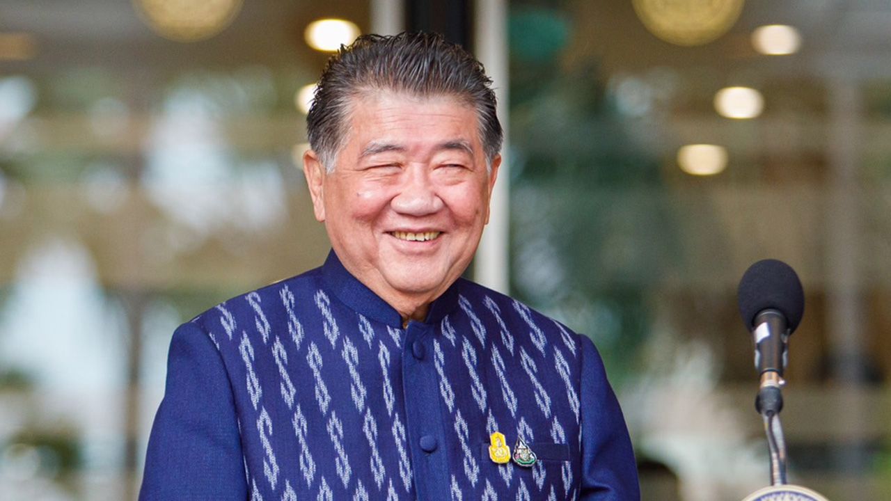 ภูมิธรรม เวชยชัย