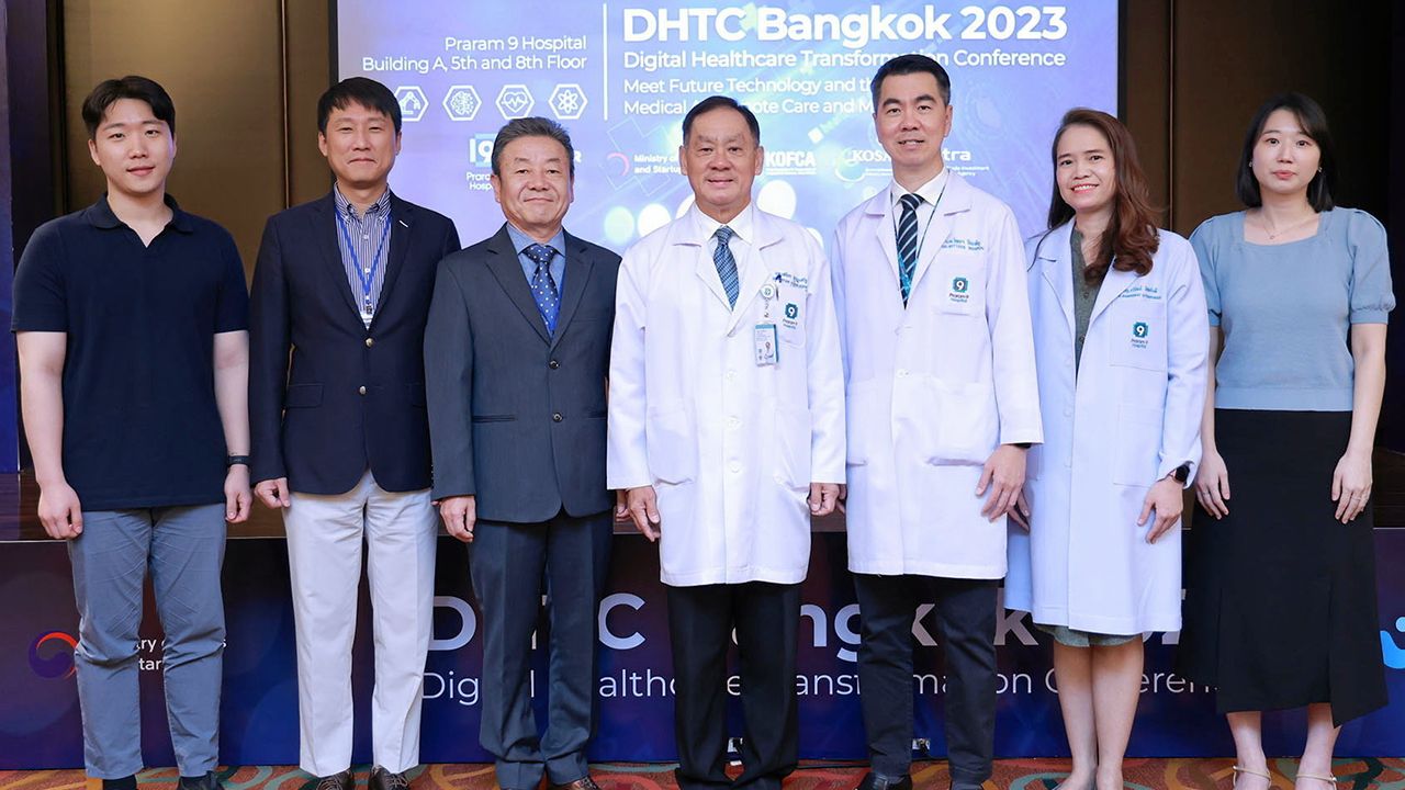 ใช้เอไอ นพ.เสถียร ภู่ประเสริฐ และ ลี ซัง วู จัดงาน “DHTC Bangkok 2023” ครั้งที่ 2 พร้อมแนะนำการริเริ่มบริการทางการแพทย์ระยะไกลผ่านแอปพลิเคชัน Line ผสานเทคโนโลยี AI โดยมี นพ.วิทยา วันเพ็ญ และ รศ.พญ.รวีรัตน์ สิชฌรังษี มาร่วมงานด้วย ที่ รพ.พระรามเก้า วันก่อน.