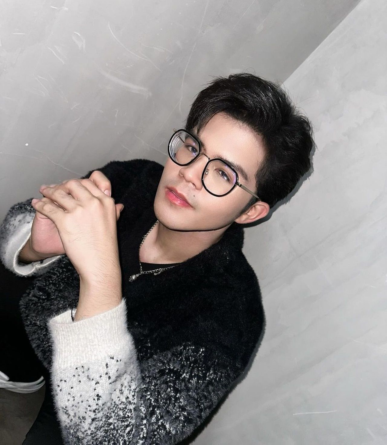 ไรอัน กาจบัณฑิต จำปาศิลป์ นักร้องลูกทุ่งชื่อดัง