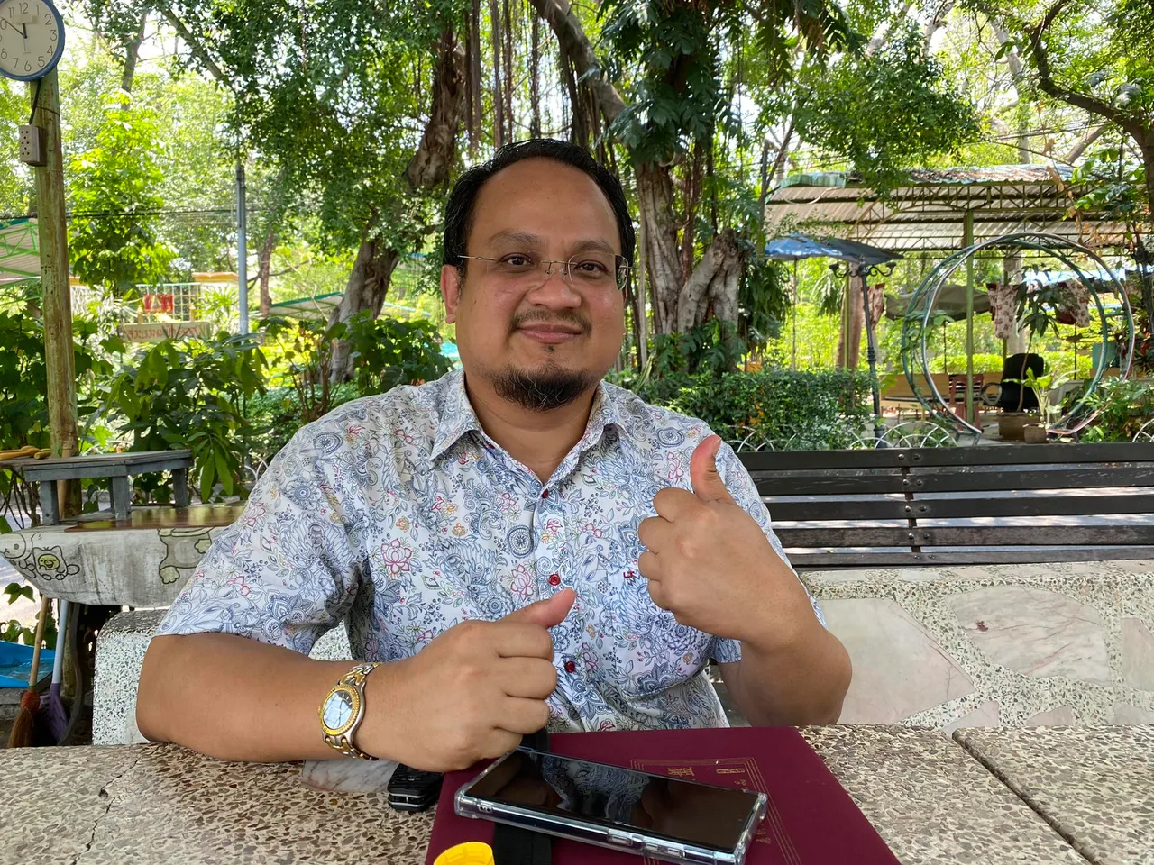"อ.ปรามุข ห้องโหร" รองผู้อำนวยการ สถาบันโหราศาสตร์วิทยา และอาจารย์พิเศษ วิชาโหราศาสตร์ไทย สถาบันเทคโนโลยีพระจอมเกล้าเจ้าคุณทหารลาดกระบัง