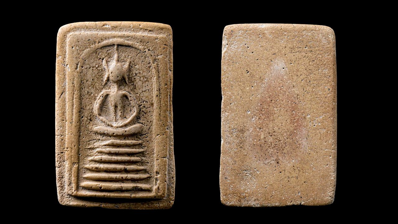 พระสมเด็จ เกศไชโย พิมพ์ ๖ ชั้น อกตัน วัดไชโย ของ วีระชัย ไชยเจริญ.