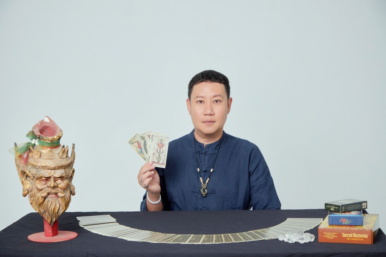 หมอเอ็ม เทพกระซิบ