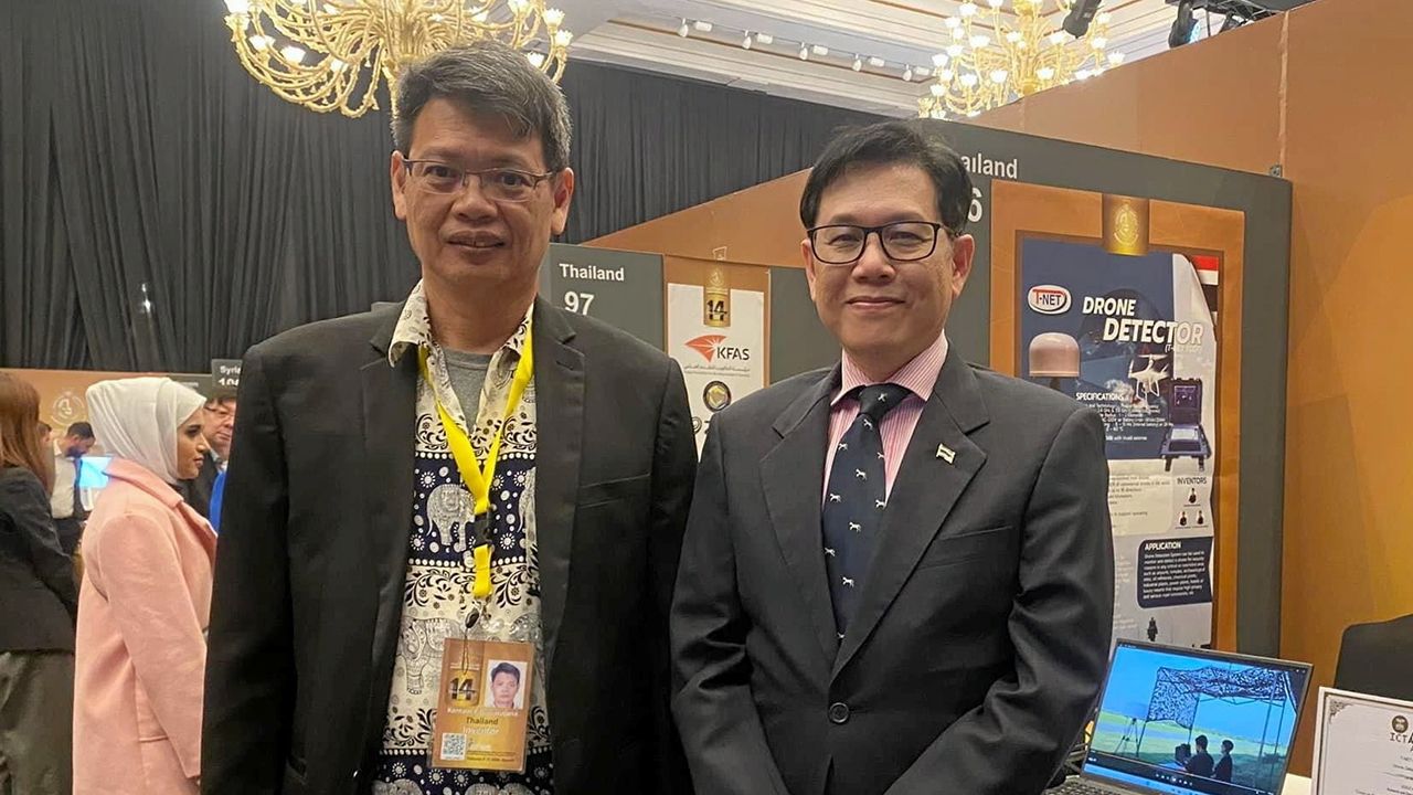 เยี่ยมชม เอกพล พูลพิพัฒน์ ออท. ณ กรุงคูเวต เยี่ยมบูธ บริษัท ที-เน็ต จำกัด รับเชิญจากกระทรวงวิทยาศาสตร์คูเวต และ Kuwait Science Club ส่งผลงาน Drone detector เข้าแสดงในงาน IIFME 2024 ที่คูเวต.