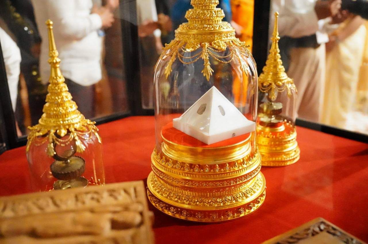 พระบรมสารีริกธาตุ และพระอรหันตธาตุของพระสารีบุตรและพระโมคคัลลานะ จากอินเดีย 