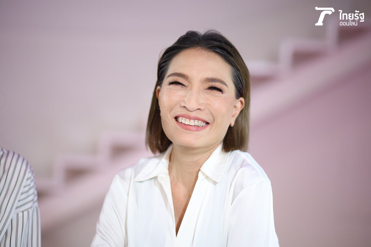 พี่แหม่ม ยอมรับว่าเซอร์ไพรส์ที่มีไวรัลเพลงรักคือฝันไปเมื่อปี 2565 แต่ก็ขอบคุณที่นึกถึงกัน และทำให้คนรุ่นใหม่ที่ไม่เคยรู้จักวงสาวสาวสาวได้รู้จักมากขึ้น