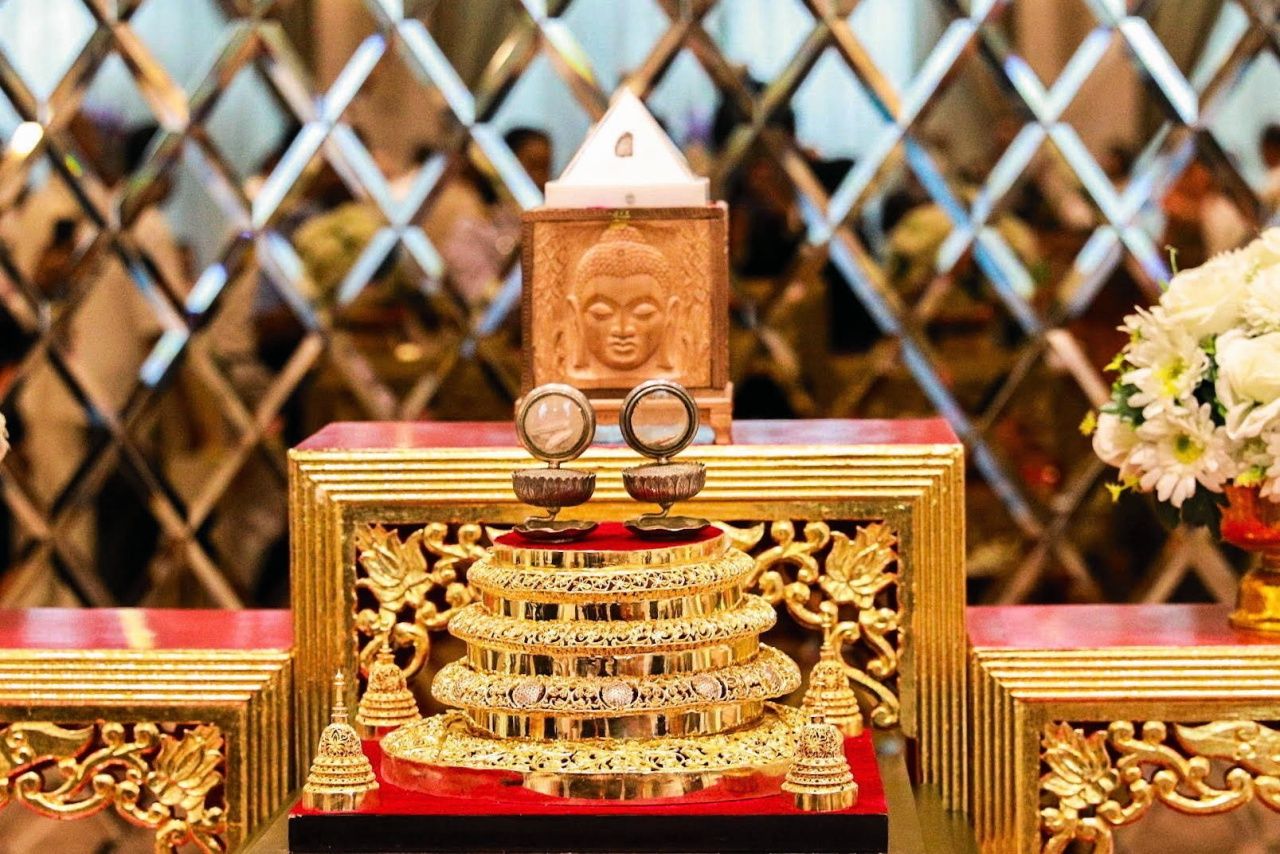 พระบรมสารีริกธาตุและพระอรหันตธาตุ ของพระสารีบุตรและพระโมคคัลลานะ 