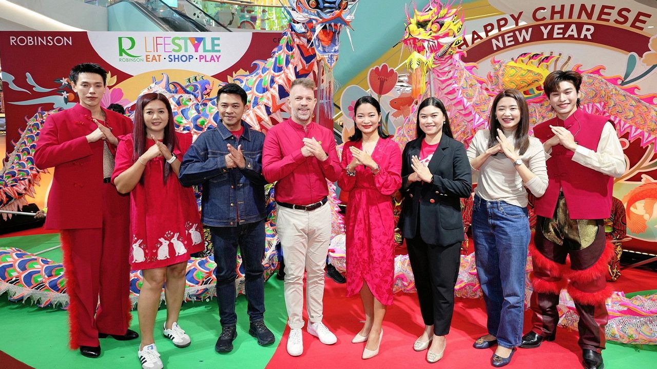 เสริมมงคล  -  กมลทิพย์ สรวยสุวรรณ และ สเตฟาน จูเบิร์ท จัดงาน “ROBINSONLIFESTYLE & ROBINSON HAPPY CHINESE NEW YEAR 2024” เพื่อมอบประสบการณ์มหามงคล จัดถึง 21 ก.พ. โดยมี นพดล พลายระหาญ มาร่วมงานด้วย ที่โรบินสันไลฟ์สไตล์ ราชพฤกษ์ วันก่อน.