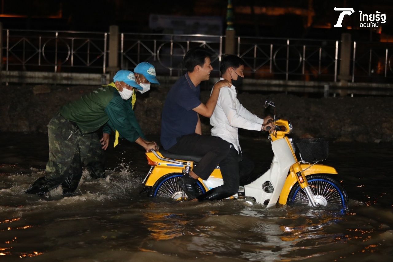 ภาพน้ำท่วมย่านรังสิต เมื่อวันที่ 9 กันยายน 2565