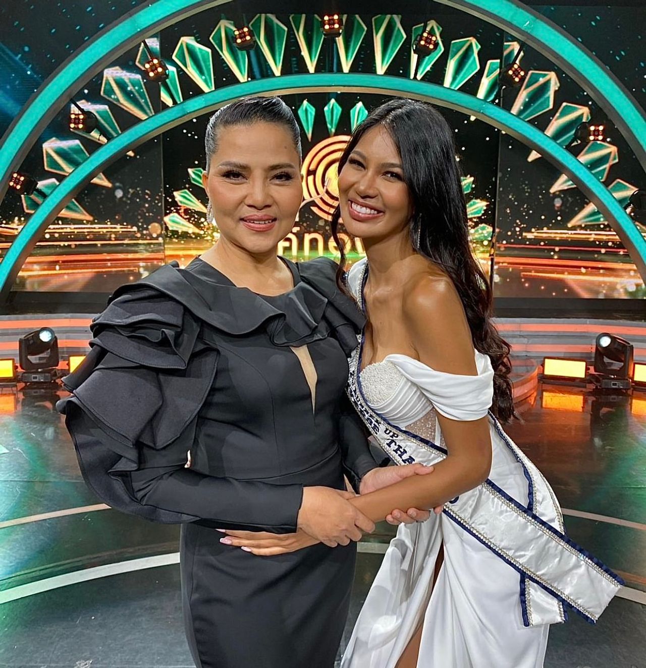 สุนารี ราชสีมา - อาย กัญญาลักษณ์ 