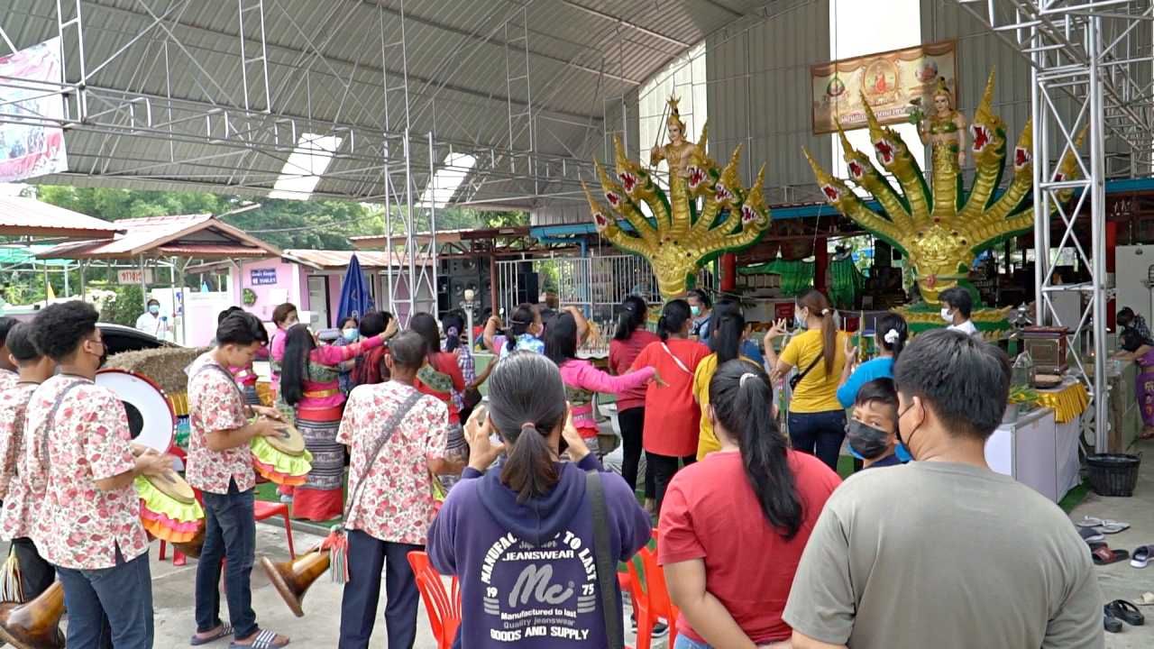 ครอบครัวสุดเฮง ได้โชคถูกหวยหลักล้าน ไม่ลืมรีบกลับมาแก้บน แถมได้ "เลขเด็ดงวดนี้"
