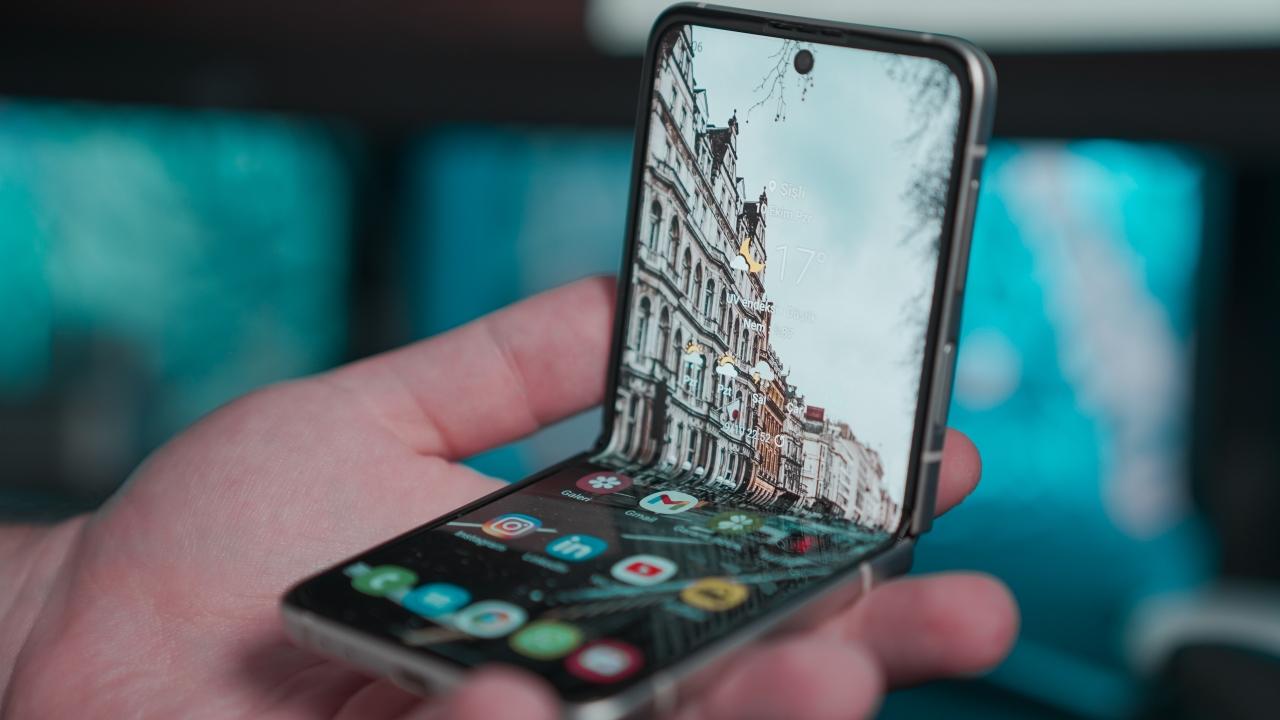 Samsung Galaxy Z Fold 4 และ Z Flip 4 เตรียมเปิดตัวด้วยชื่อใหม่ ไม่มีตัว Z