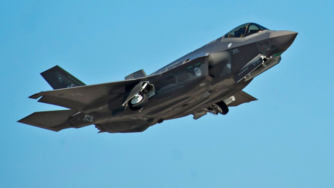 กมธ.งบปี 66 โหวตปรับคืนงบ ทอ. 369 ล้านบาท จัดหาเครื่องบินขับไล่ F-35A