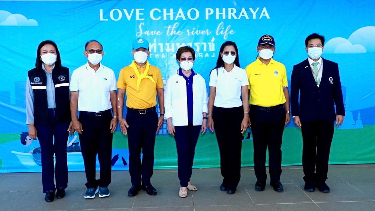 แม่นํ้าสะอาดได้  -  สุภาพรรณ พิชัยรณรงค์สงคราม จัดโครงการ “Love Chao Phraya : Save the River Life” กิจกรรมเก็บขยะในแม่นํ้าเจ้าพระยา โดยมี รศ.นพ.นริศ กิจณรงค์, สุรพล เศวตเศรนี, วรนุช สวยค้าข้าว และ วสันต์ บุญหมื่นไวย์ มาร่วมงานด้วย ที่ท่ามหาราช วันก่อน.