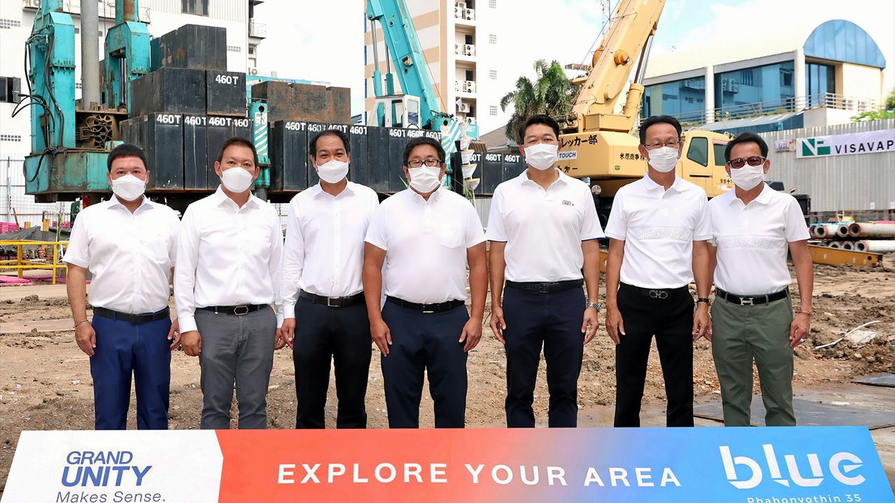 ฤกษ์ดี - วรวรรต ศรีสอ้าน เป็นประธานพิธีบวงสรวงและลงเข็มฤกษ์โครงการ “บลู พหลโยธิน 35” คอนโดมิเนียม Lifestyle GEN ใหม่ โดยมี สมเกียรติ ศิลวัฒนาวงศ์ และ พงศ์พันธ์ ธีระจรุงเกียรติ มาร่วมในพิธีด้วย ที่บริเวณพื้นที่ก่อสร้างโครงการบลู พหลโยธิน 35 วันก่อน.