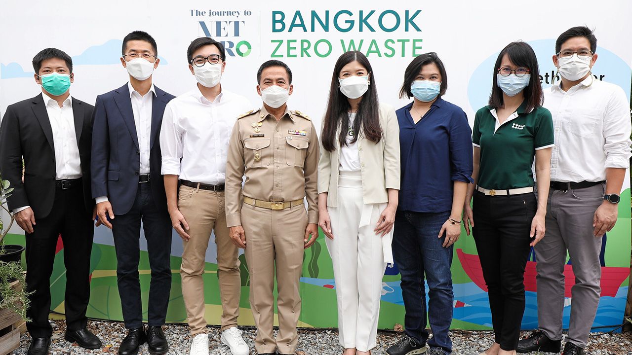 ทำให้น่าอยู่ - ชัชชญา ขำจันทร์ และ นภารัตน์ ศรีวรรณวิทย์ เปิดโครงการ “Journey to NET ZERO : Bangkok Zero Waste” กรุงเทพฯ เมืองน่าอยู่ พร้อมเปิด Recycle Station โดยมี ภูธัต เนตรสุวรรณ และ กรองจิตต์ เพ็งเที่ยง มาร่วมงานด้วย ที่โครงการจีแลนด์ พระราม 9 วันก่อน.