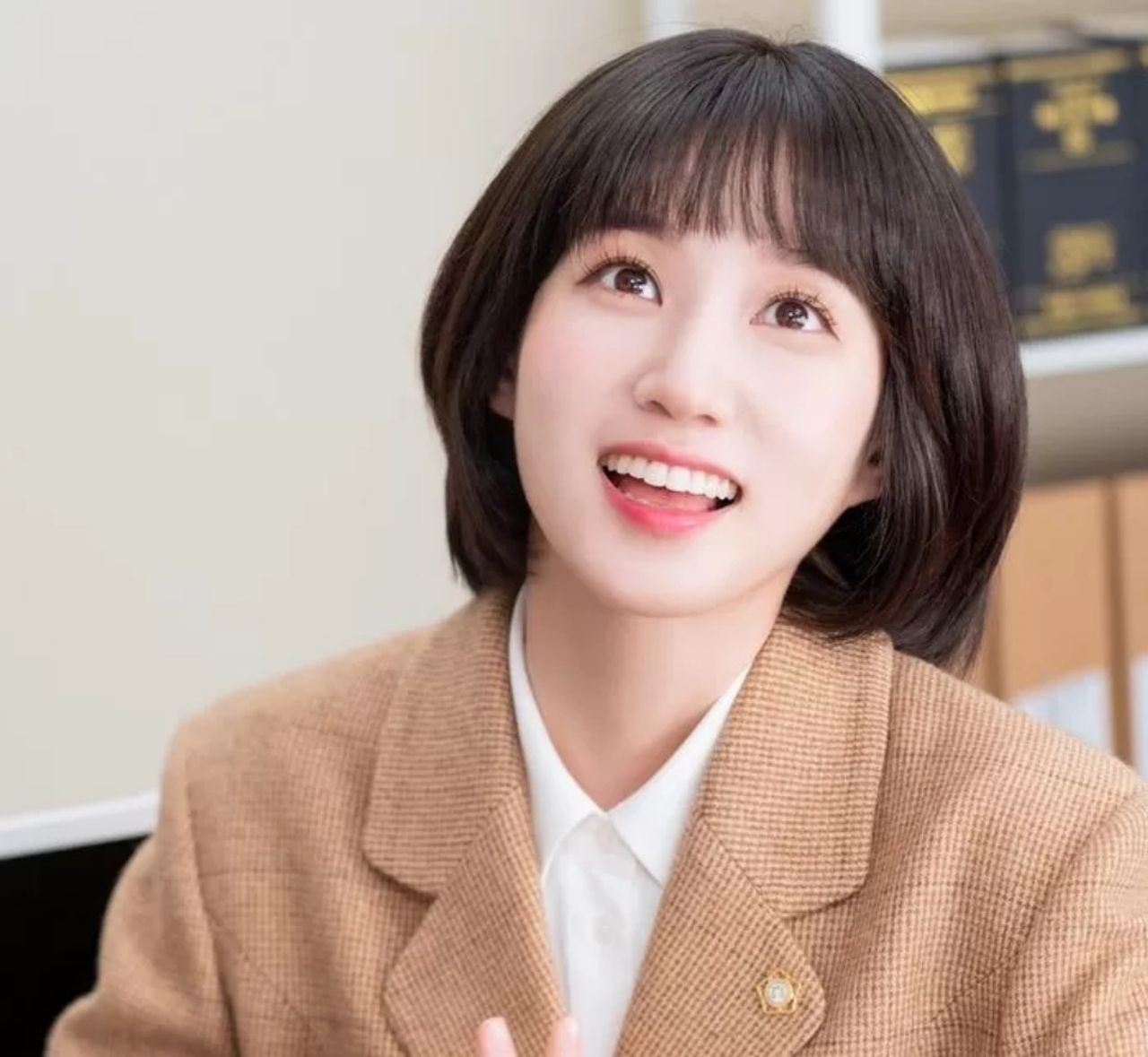 พักอึนบิน (Park Eun-bin) รับบท ทนายอูยองอู ในซีรีย์เกาหลี Extraordinary Attorney Woo 