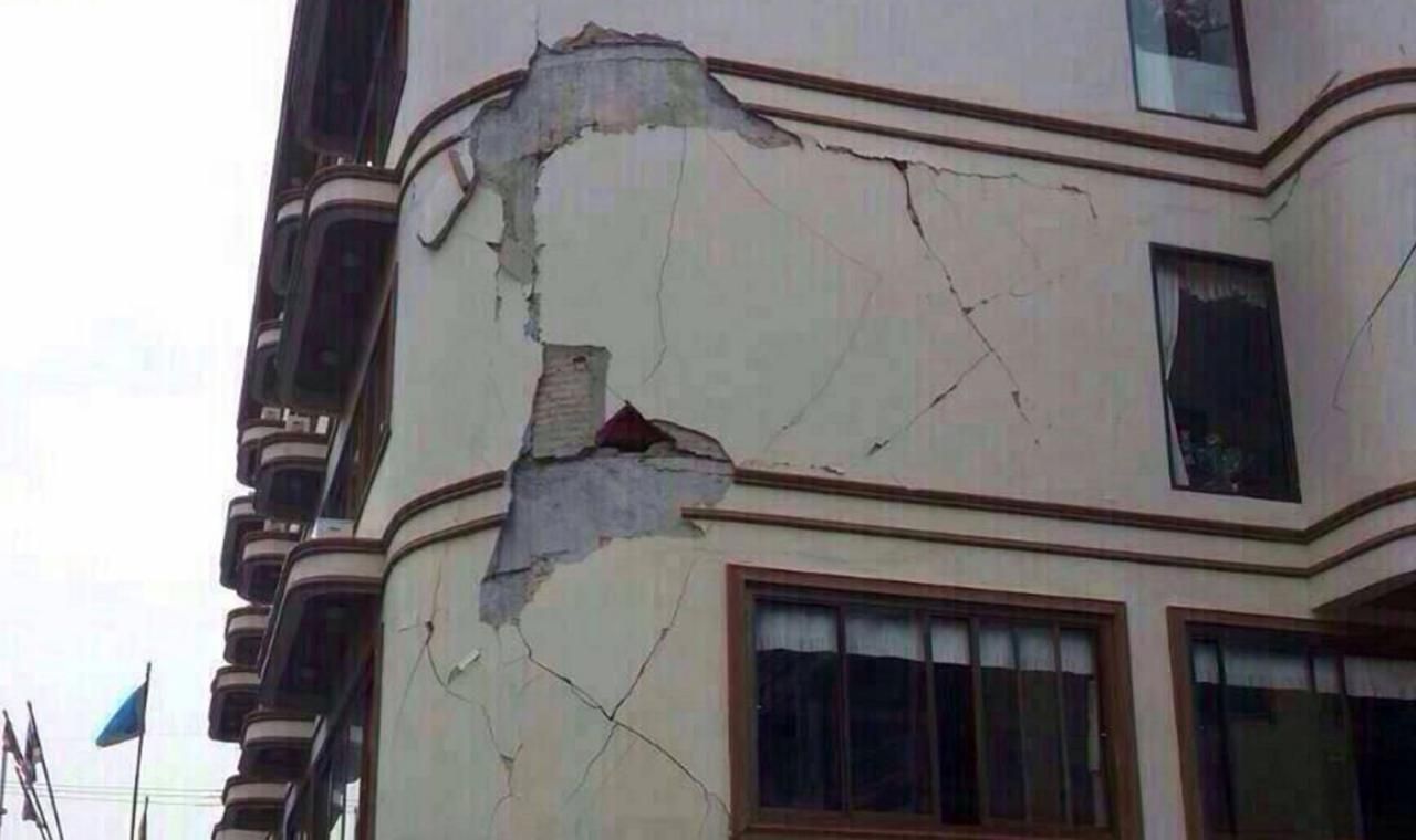 ความเสียหายจากแผ่นดินไหวขนาด 6.3 ในจ.เชียงราย เมื่อ 5 พ.ค. 2557