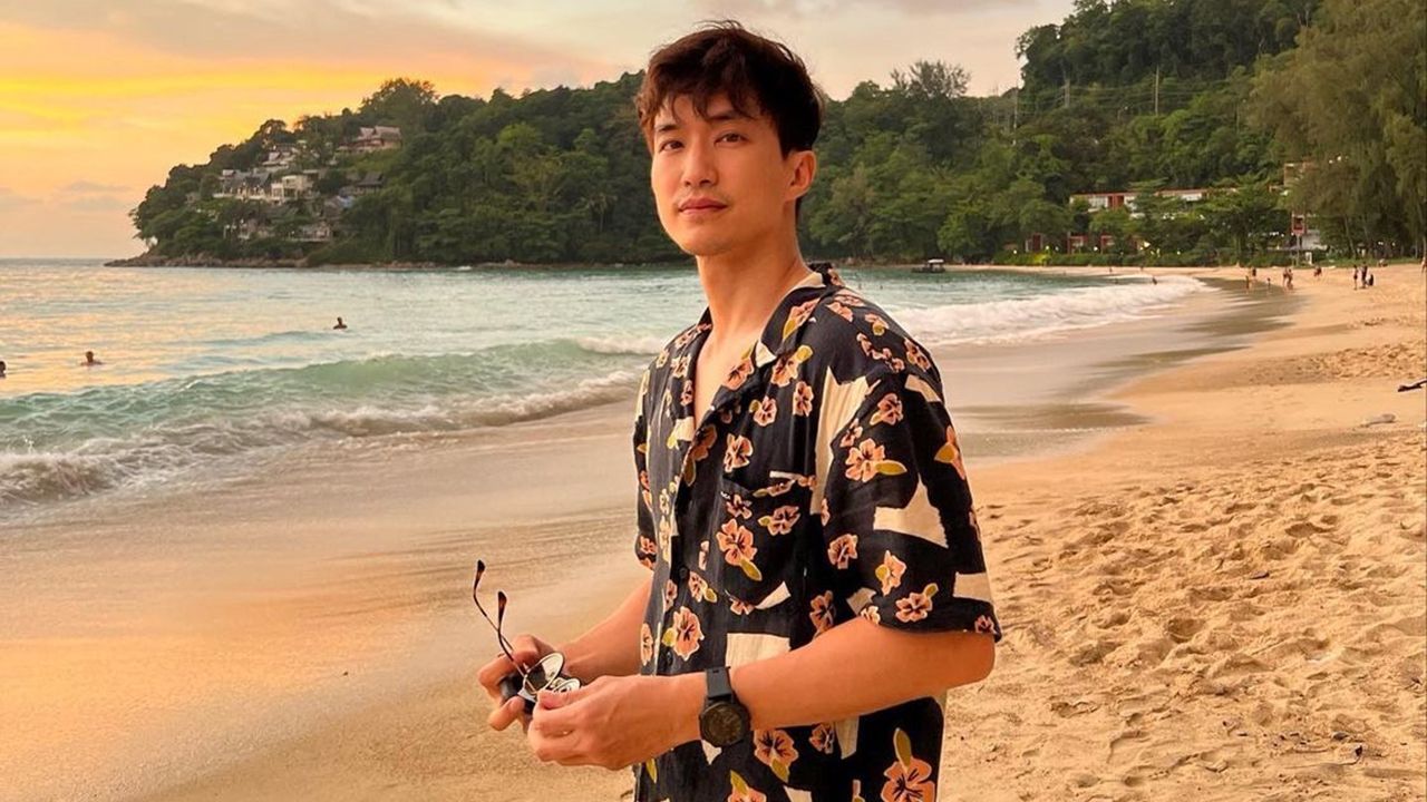 ฝนตกน้ำท่วมกรุงเทพฯ หลายคนออกมา ต่อว่าผู้ว่าฯ กทม.คนใหม่ แต่ ไผ่–พาทิศ คิดในแง่ดี ทำคลิปรีวิวน้ำท่วมหน้าบ้านว่าเจอปลาอะไรบ้าง...ก็คิดบวกแบบนี้สาว น้ำตาล ถึงโกรธไม่ลง.