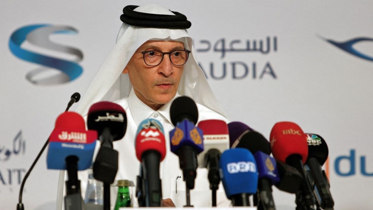 อัคบาร์ อัลเบเกอร์ รมว.การท่องเที่ยวของกาตาร์และซีอีโอของสายการบินกาตาร์ แอร์เวย์