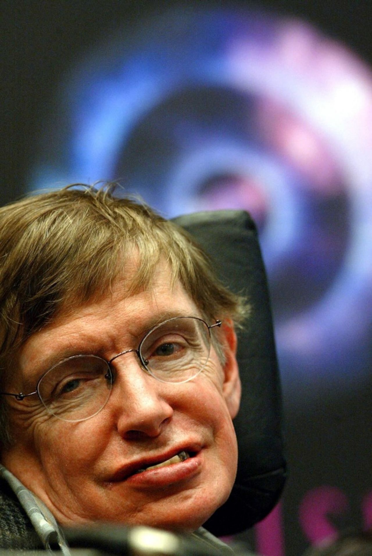 สตีเฟน ฮอว์คิง (Stephen Hawking) นักวิทยาศาสตร์ชื่อดัง