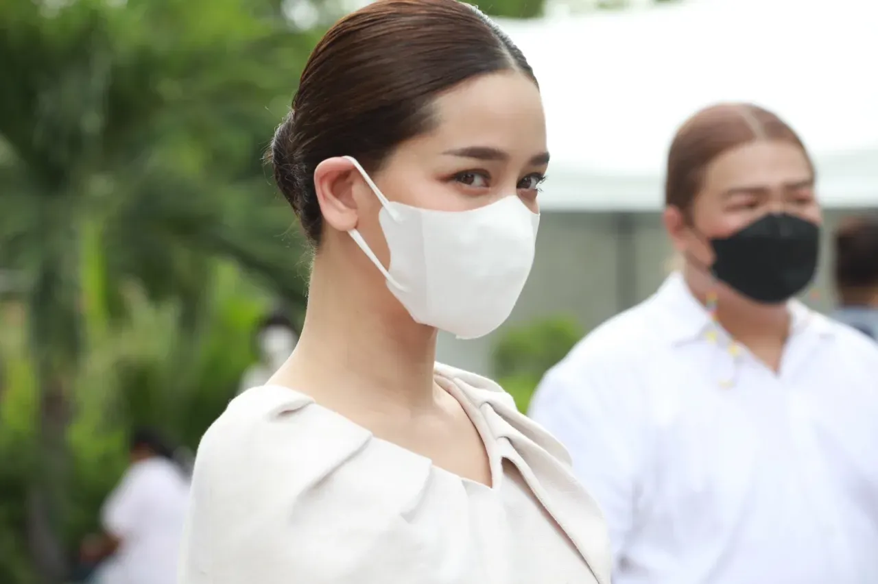 โม อมีนา รู้ตัวมือปริศนาเพจ แตงโม แจงภาพที่ส่งมาเป็นหลักฐานไม่ได้ (คลิป)