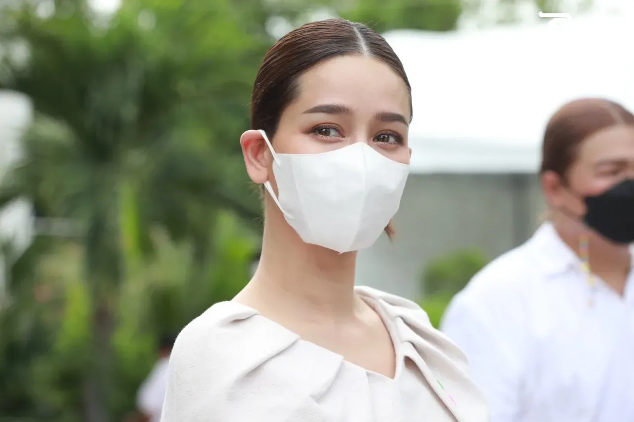 โม อมีนา รู้ตัวมือปริศนาเพจ แตงโม แจงภาพที่ส่งมาเป็นหลักฐานไม่ได้ (คลิป)