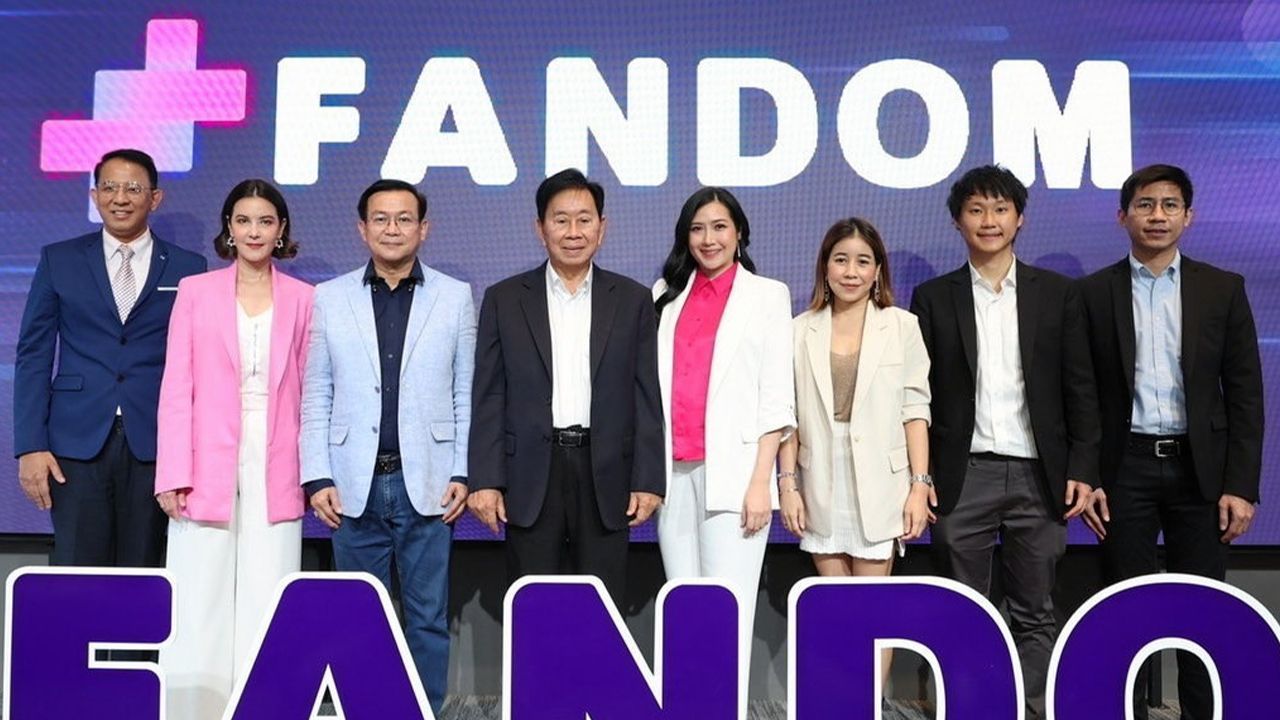 สะดวกมาก สมใจนึก เองตระกูล เปิดตัว “FANDOM Application” เพื่อเชื่อมประสบการณ์โลกดิจิทัล กับแฟนคลับคอมมูนิตี้ โดยมี สิรโสมย์ บริสุทธิ์สุวรรณ, สมพร สืบถวิลกุล, จิรายุส ทรัพย์ศรีโสภา, สินีนารถ เองตระกูล และ ภาสกร ปานนอก มาร่วมงานด้วย ที่บิทคับ เอ็ม สแควร์วันก่อน.