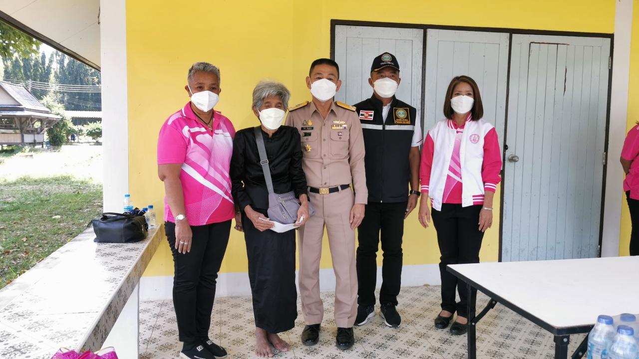 ผบ.ทรภ.1 รุดเยี่ยม-มอบเงินให้ "ยายฉ่ำ" เศร้า หลานจากไปพร้อม ร.ล.สุโขทัย