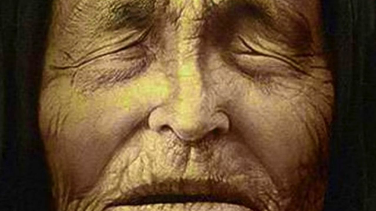 เปิดคำทำนายหมอดูตาบอดคนดัง ชะตาโลกปี 2023 อาจเจอ 'สึนามิพายุสุริยะ'
