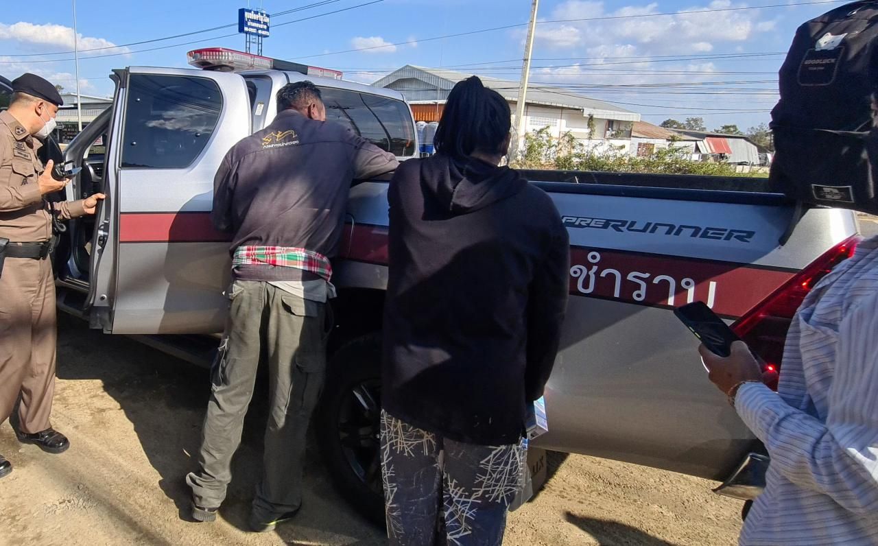 ตำรวจเข้าช่วยหญิงสาวอ้างว่าท้อง 4 เดือน ถูกสามีนำตัวมาปล่อยทิ้ง