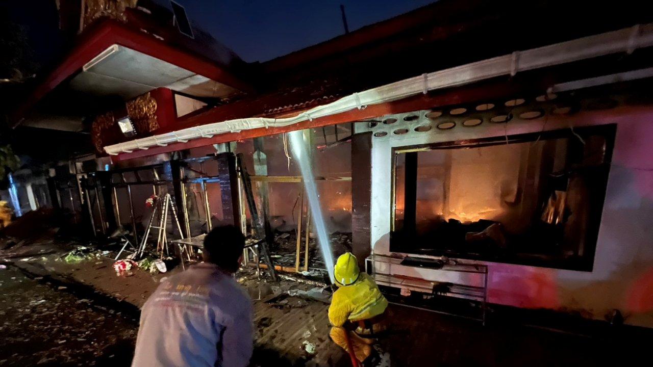ไฟไหม้ศาลาวัดท่าตอน พระอารามหลวงที่เชียงใหม่วอดทั้งหลัง ยังไม่ทราบสาเหตุ