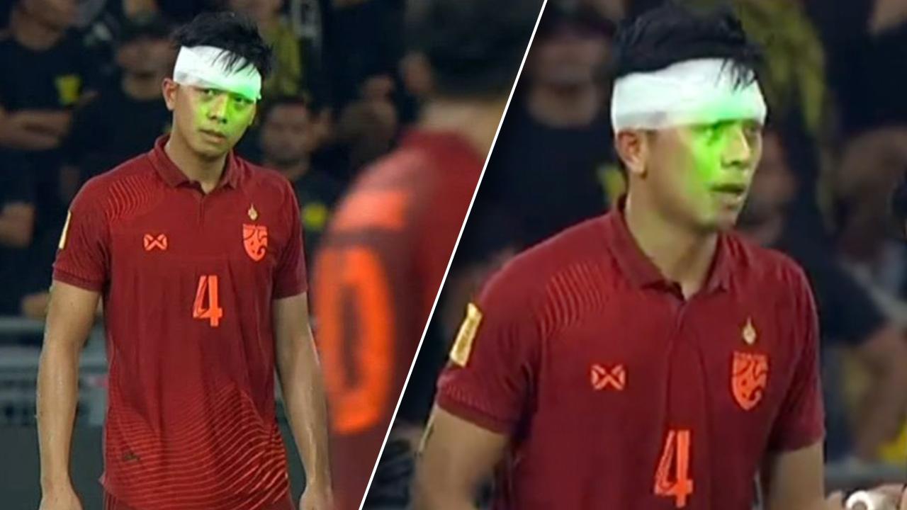 โดนกันถ้วนหน้า แฟนมาเลเซีย ยิงเลเซอร์ป่วน “ทีมชาติไทย” เกมอาเซียนคัพ รอบรองฯ (คลิป)