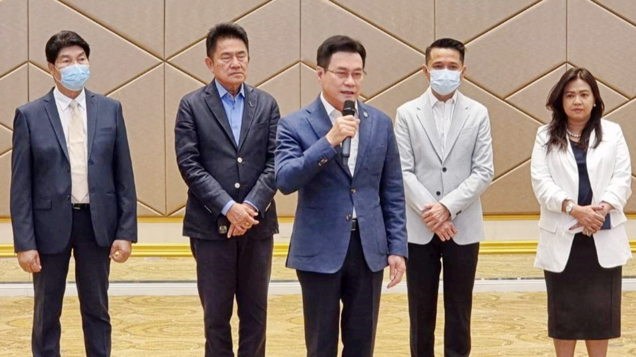 "จุรินทร์" อวยพรปีใหม่-มอบนโยบาย กฟก.สั่งบรรลุ 3 เป้าหมายกองทุนฯ