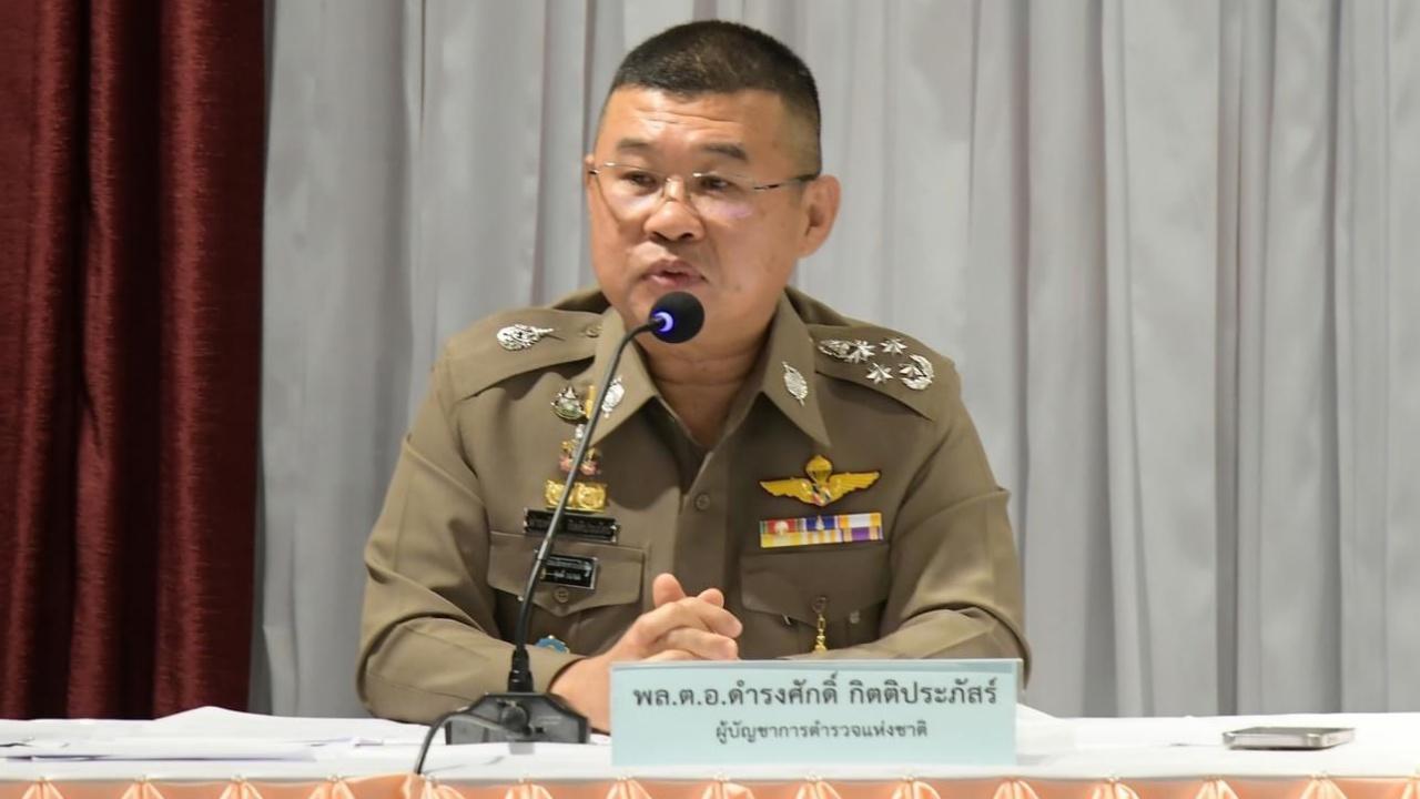 ผบ.ตร. สั่งสอบรถบัส "ตู้ห่าว" เอี่ยวหลานนายกฯ หลัง "ชูวิทย์" ออกมาแฉ