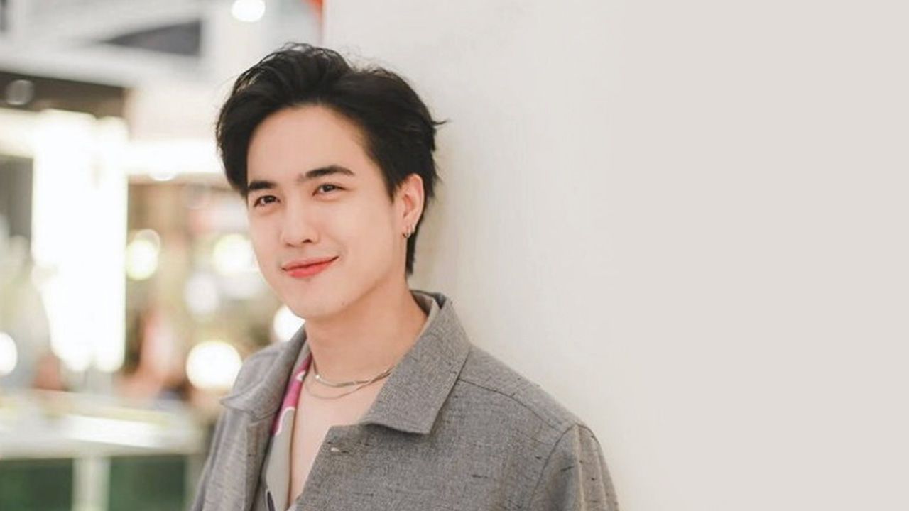 ด้าน โก้-วศิน ที่ถูกช่อง 7 ยุติสัญญาไปก่อนหน้า ล่าสุดก็ได้เล่นละครใหม่ “ดวงสมพงษ์” หนึ่งในคลับฟรายเดย์เดอะซีรีส์ ของค่ายเชนจ์ฯ คู่ เอสเธอร์ สุปรีย์ลีลา ...ก็ดี นางเอกใหม่ สังกัดใหม่ ชีวิตใหม่ๆ.