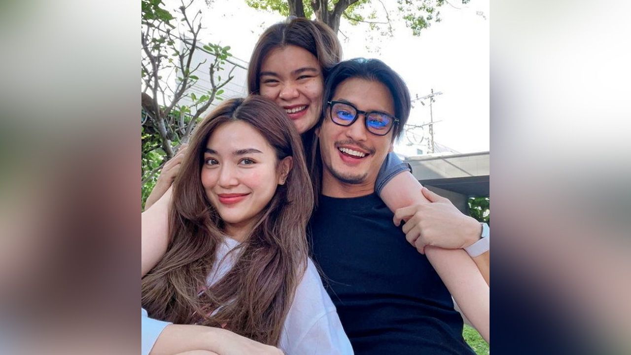 คู่นี้จิ้นกันข้ามศักราช ล่าสุด ปั้นจั่น-ปรมะ โพสต์ภาพถ่ายใกล้ชิดกับสาว ปราง-กัญญ์ณรัณ พร้อมกับข้อความว่า “รูปแรกของปี”...ทำเอากองเชียร์พากันเข้ามาถามว่า จะสิ้นสุดทางเพื่อนอีกคู่มั้ยเนี่ย?