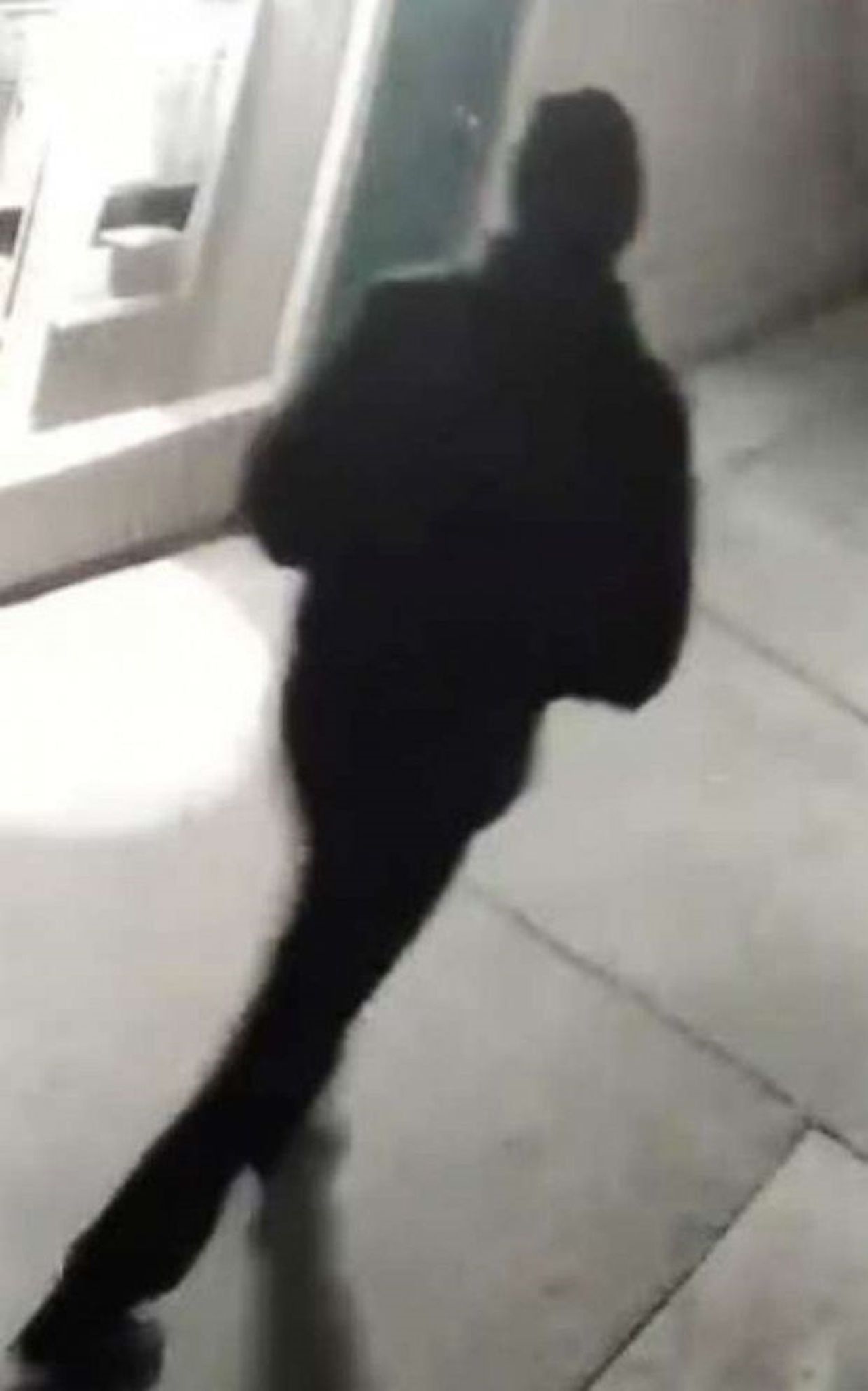 ภาพบุคคลต้องสงสัยที่ตำรวจเมืองสตอกตันเผยแพร่ออกมา (ภาพจาก Stockton Police Department)