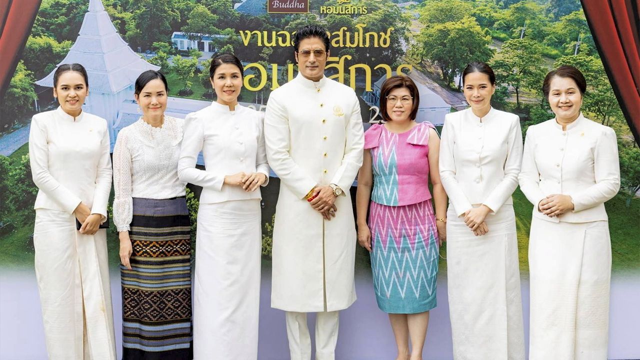 ร่วมพิธีสมโภช นักแสดงบอลลีวูด กากัน มาลิก เข้าร่วมงาน พิธีสมโภช “หอมนสิการ” แหล่งท่องเที่ยวเชิงวัฒนธรรม-ศาสนา โดยมี ดารณี สีโท รองประธานมูลนิธิโนอิ้ง บุดด้า ให้การต้อนรับ พร้อมด้วยแขกผู้มีเกียรติ อาทิ วรรณภา ชินชูศักดิ์ ประธานหอการค้า จังหวัดสระบุรี, อัฐมา ชีวนิชพันธ์ ฯลฯ มาร่วมงาน ที่หอมนสิการ จ.สระบุรี เมื่อวันก่อน.