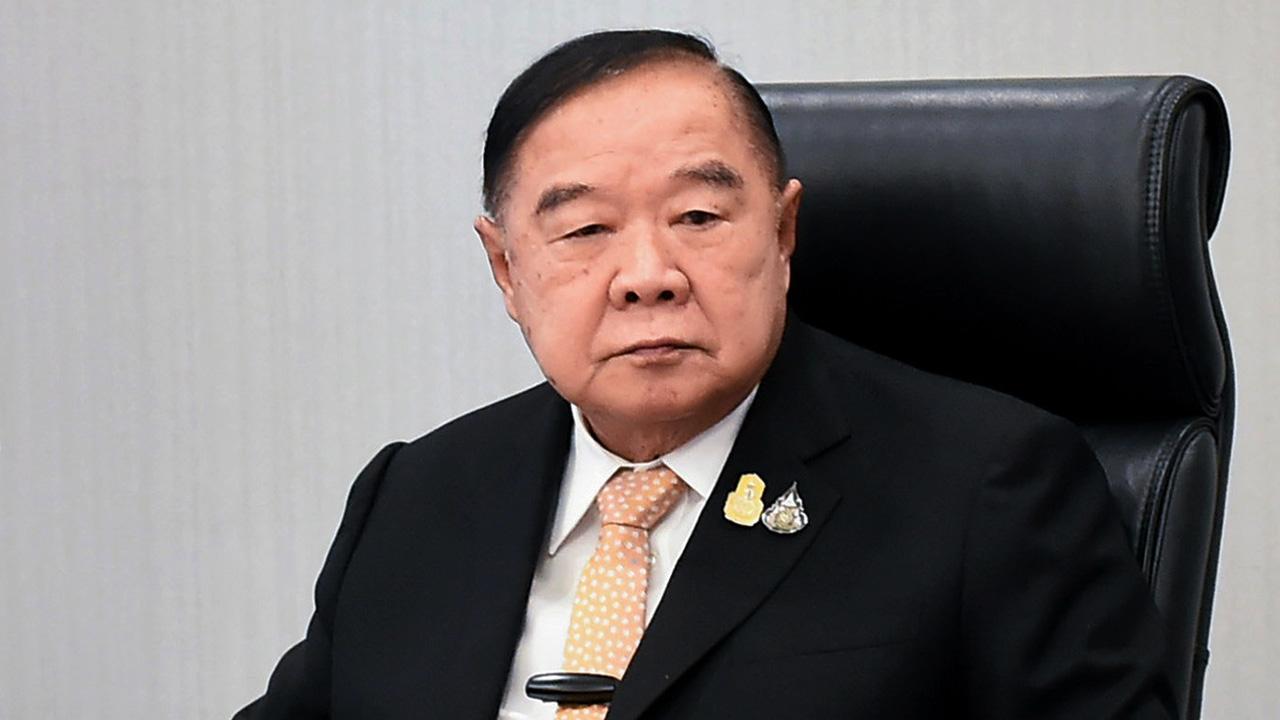 “บิ๊กป้อม” เมินไทม์ไลน์ ชี้เรื่องอนาคต “วิษณุ” แนะรมต. ระวังผิดกฎหมายเลือกตั้ง (คลิป)