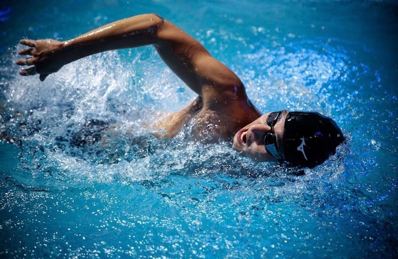 โตโน่ ว่ายน้ำข้ามเกาะ