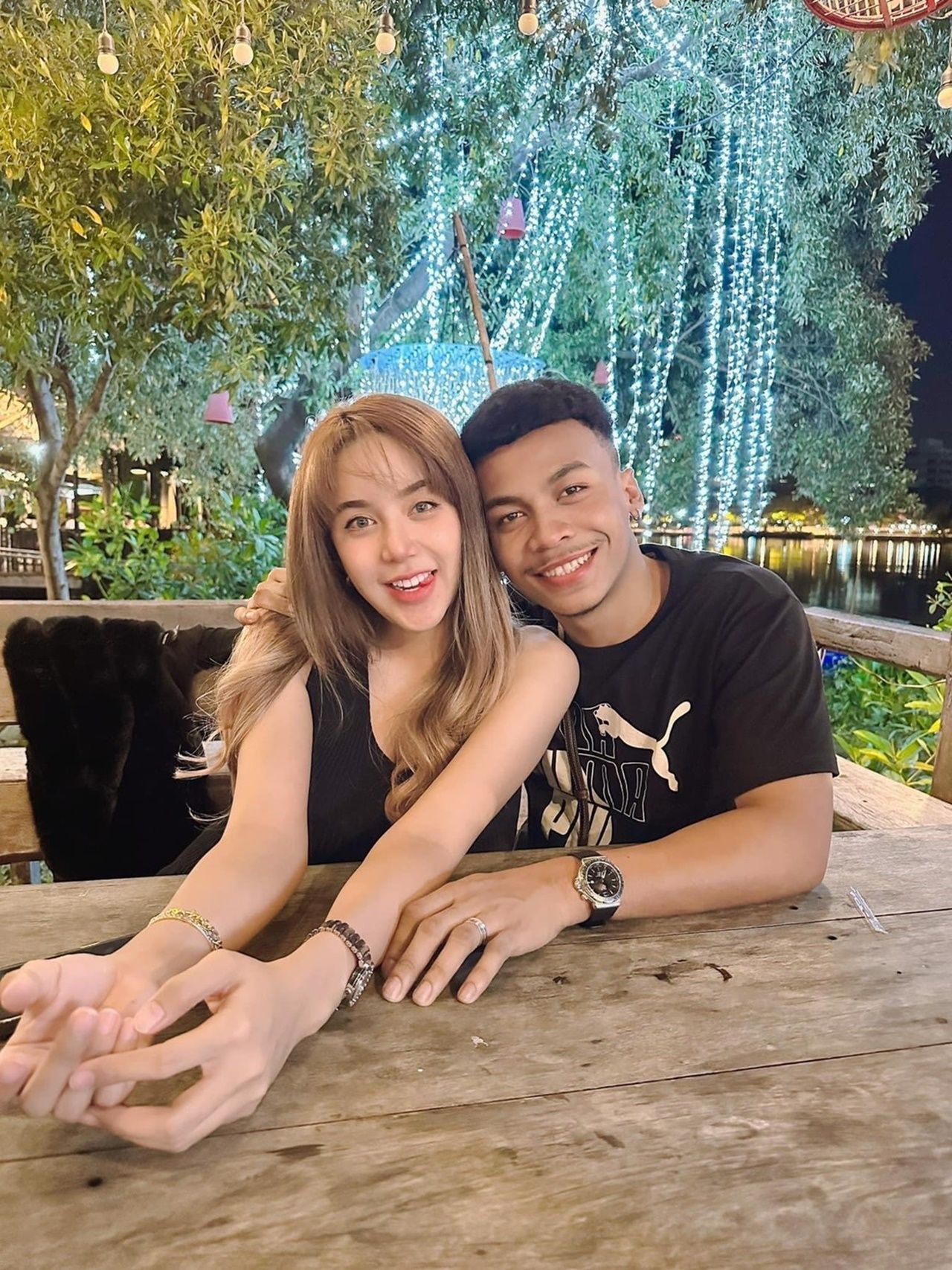 โชค รถแห่-นัส