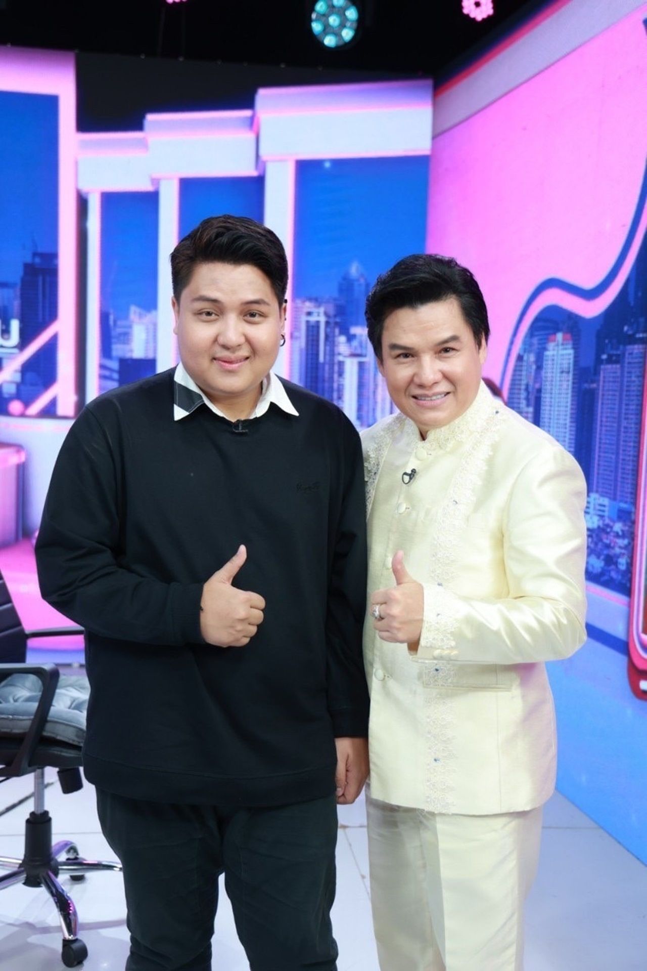 รุ่ง สุริยา กับลูกชาย